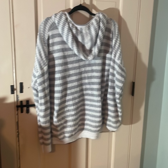 Time&Tru Knit Sweater - Picture 3 of 5